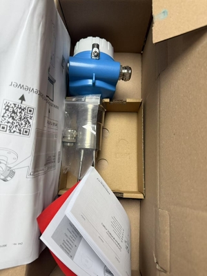 Endress+Hauser Soliphant FTM50 Série Point Level Switch Switch Level Switch, Flush Mount, Alumínio, Poliéster, Inoxidável FTM50-2GG2A4A32AA